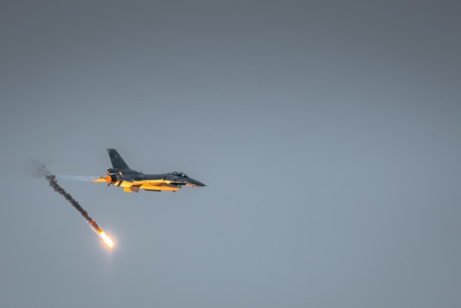 Polônia adverte Putin contra o uso de seu espaço aéreo a caminho da Hungria