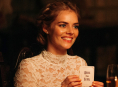 Samara Weaving, estrela de Ready or Not e Scream VI, leva seu PS5 para todos os lugares que viaja