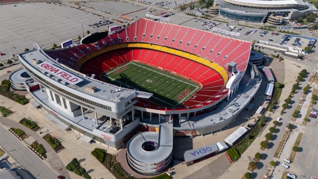 O Kansas City Chiefs anuncia que vai se transferir de Kansas City, Missouri, para Kansas City, Kansas
