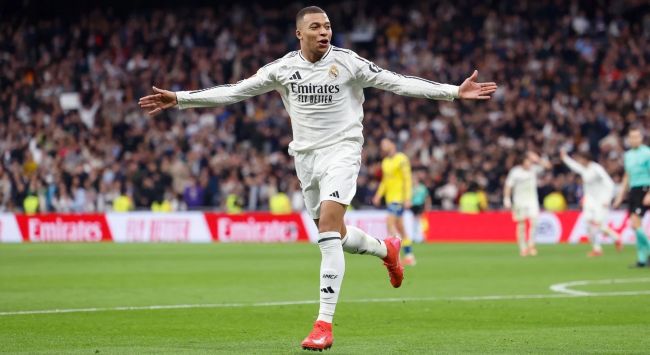 O Real Madrid confirma que Kylian Mbappé está disponível para a partida de hoje à noite contra o Manchester City