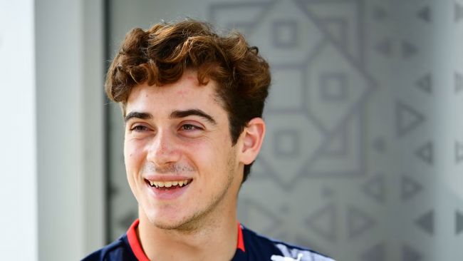 Franco Colapinto se beneficia de noite tumultuada na Alpine após renúncia do chefe da equipe