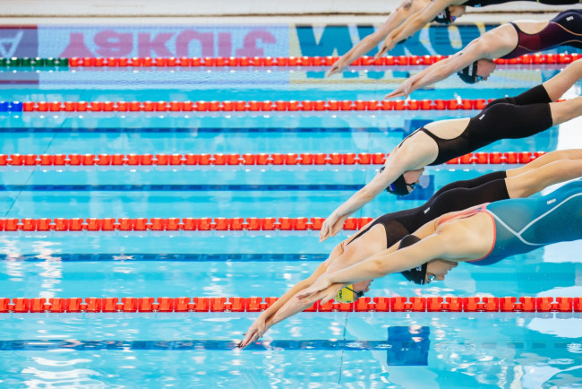 A World Aquatics reconhece a Rússia e a Bielorrússia e permite bandeiras, uniformes e hinos, a Ucrânia condena a decisão