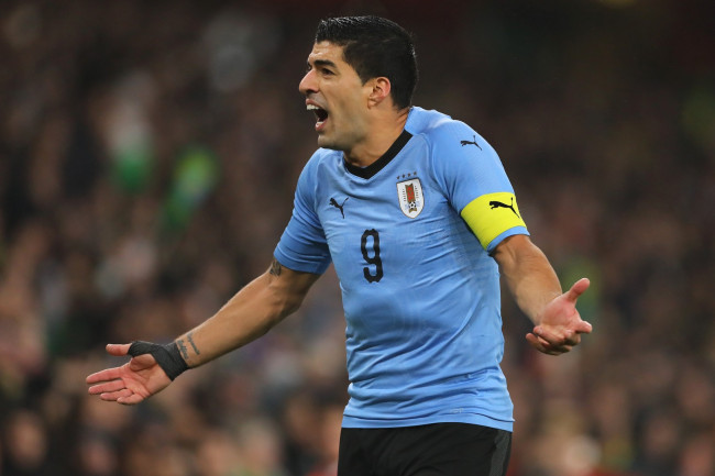 Luis Suárez deixado de fora do elenco uruguaio para a Copa do Mundo 2026 por Marcelo Bielsa