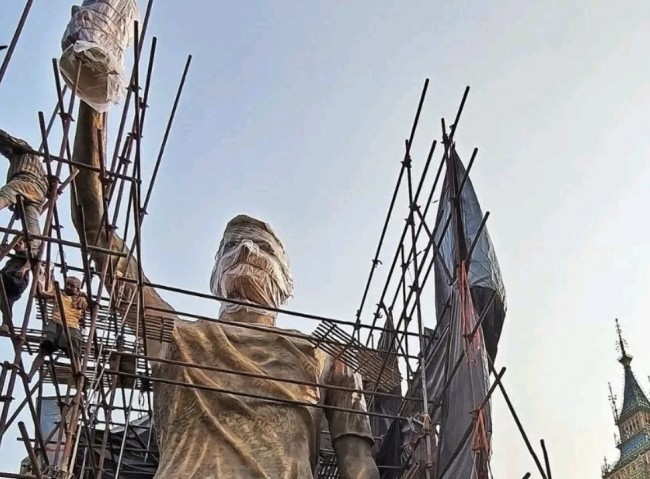 Leo Messi visitará a Índia para uma "Turnê GOAT", onde uma estátua de 70 pés e 21m será inaugurada
