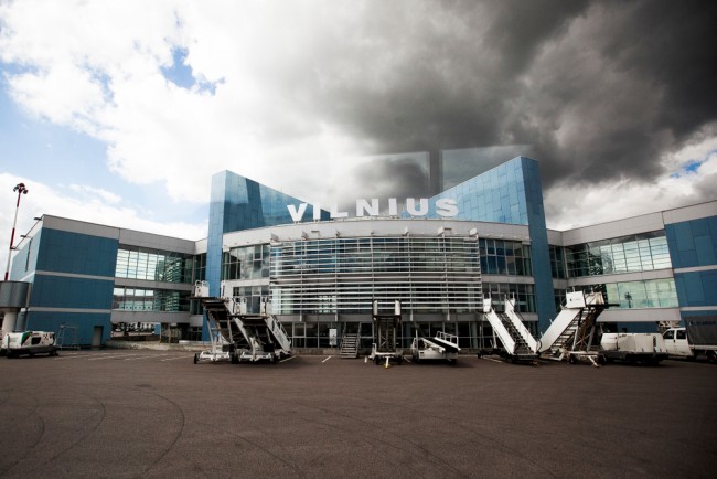 O Aeroporto de Vilnius fecha novamente após suspeitas de balões entrarem no espaço aéreo