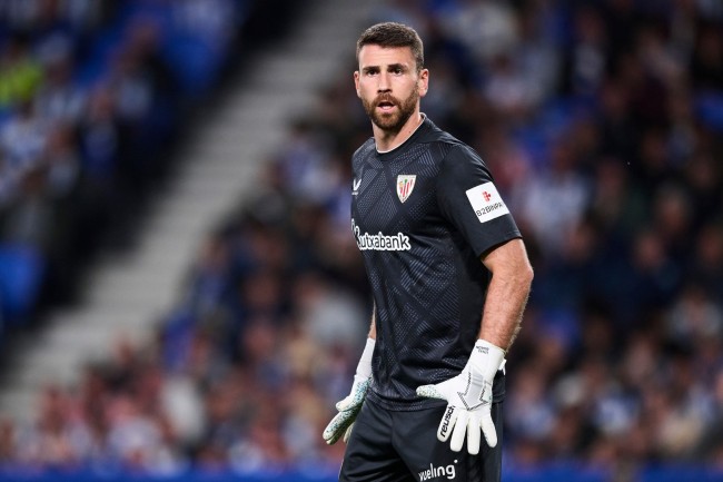 Luis Enrique só tem elogios para Unai Simón e lembra das críticas que recebeu quando apostou no atual goleiro espanhol