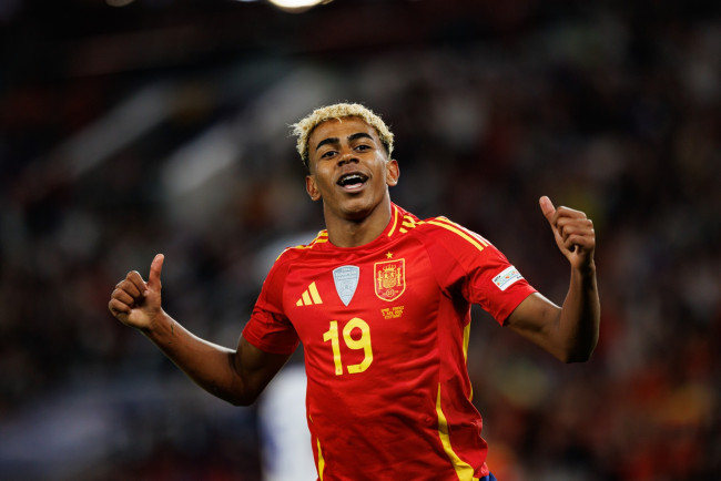 Lamine Yamal não se preocupa com os críticos e De La Fuente acredita que seu grande jogo ainda está por vir