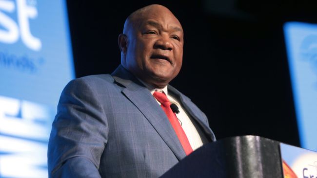 George Foreman, lenda do boxe e campeão dos pesos pesados mais velho, morre aos 76 anos