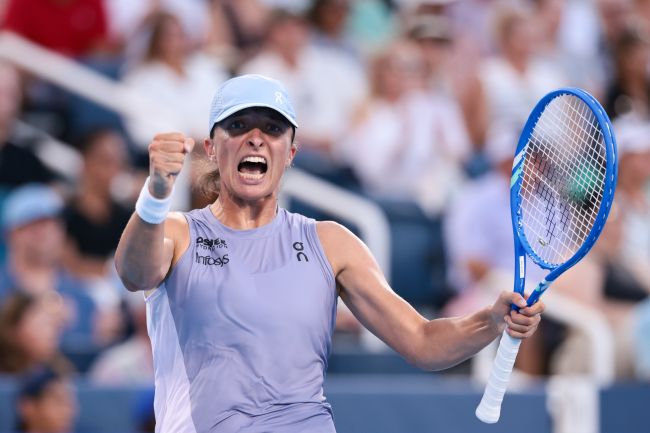 Iga Świątek prova que pode vencer em qualquer superfície ao conquistar a coroa em Cincinnati contra Paolini