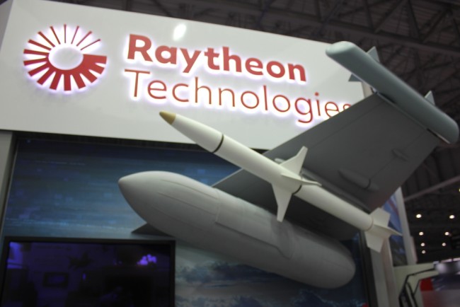 Trump mira na Raytheon, ameaça cortar contratos por causa de recompras de ações