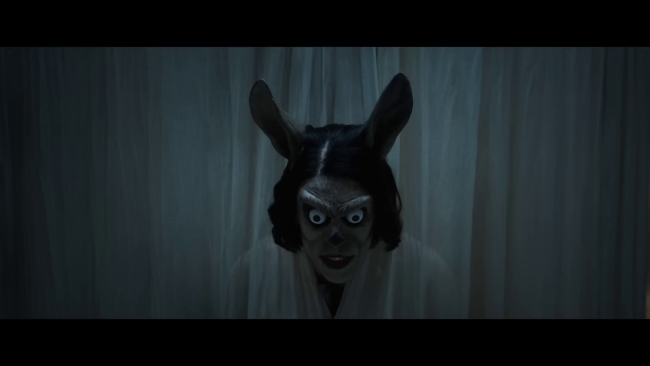 Adam Scott vive uma viagem irlandesa de seus piores pesadelos em Hokum 