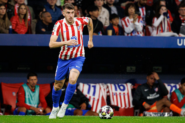 O jogador do Atlético de Madrid, Matteo Ruggeri, acusado de pagar mulheres por áudios racistas e sexuais