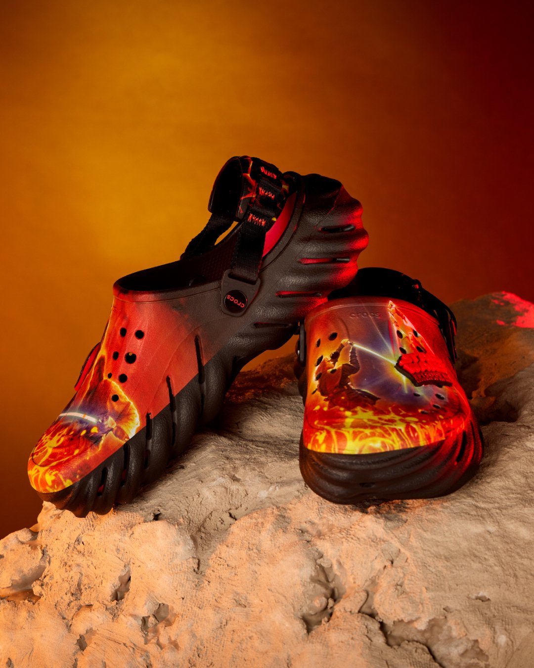Marque 20 anos de Star Wars: Revenge of the Sith com Crocs de aniversário ardente