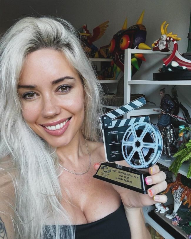 A escritora Alanah Pearce deixa a Sony Santa Monica Studios