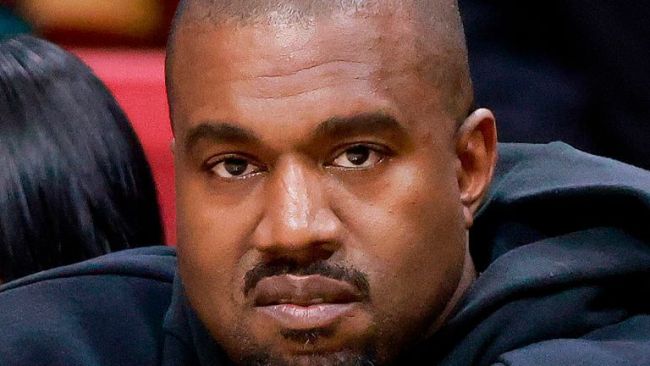 Kanye West foi dispensado e processado por sua agência de talentos