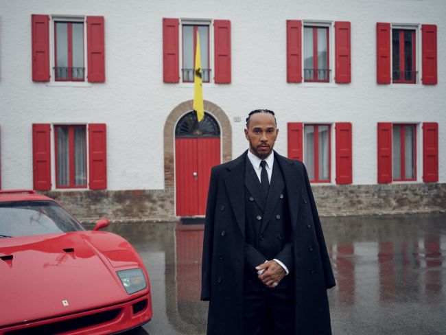 Lewis Hamilton diz que realizou sonho no primeiro dia na Ferrari