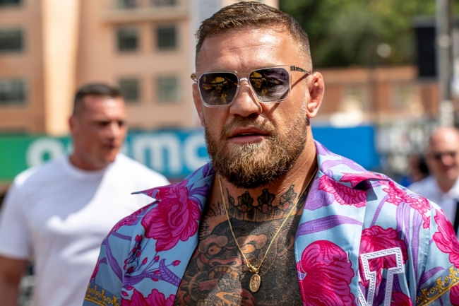 Lutador do UFC Conor McGregor é considerado culpado de estupro em tribunal civil