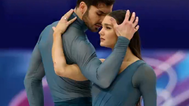 A vitória de Laurence Fournier Beaudry e Guillaume Cizeron nos Jogos Olímpicos de Inverno é marcada por controvérsias desagradáveis