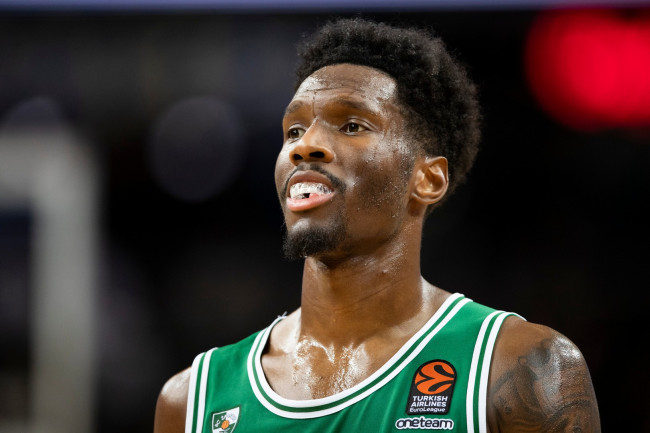 Panathinaikos contrata a estrela americana Nigel Hayes-Davis, terceiro jogador mais bem pago da EuroLeague