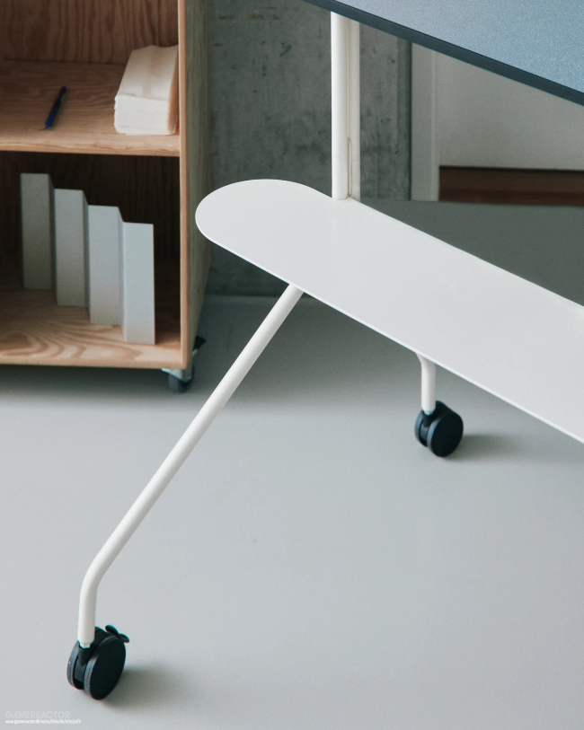 Pedestal Moon Pro