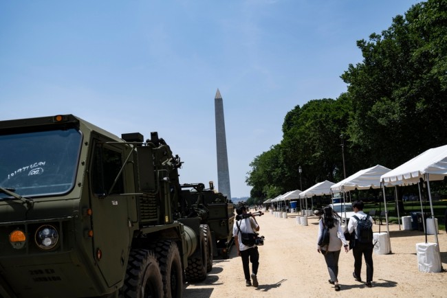 Trump congela pagamentos para a indústria de defesa para forçar uma produção mais rápida de armas