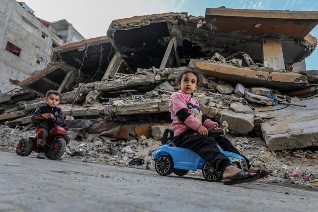 Número de mortos em Gaza chega a 50.000 à medida que a guerra de Israel com o Hamas se intensifica