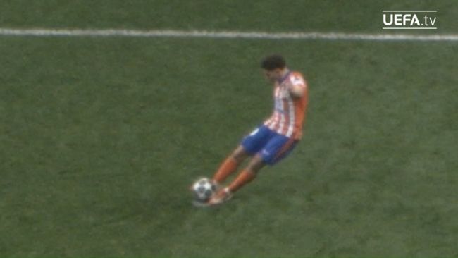 UEFA divulga vídeo e comunicado sobre polémica penalidade do Atlético de Madrid anulada pelo VAR