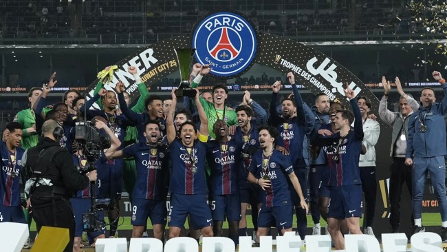 O PSG supera o susto de final e vence o Trophée des Champions (Supercopa da França) nos pênaltis
