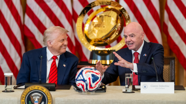 Donald Trump não sabia que a Rússia foi banida da Copa do Mundo da FIFA, acha que isso poderia ser um "incentivo" para acabar com a guerra