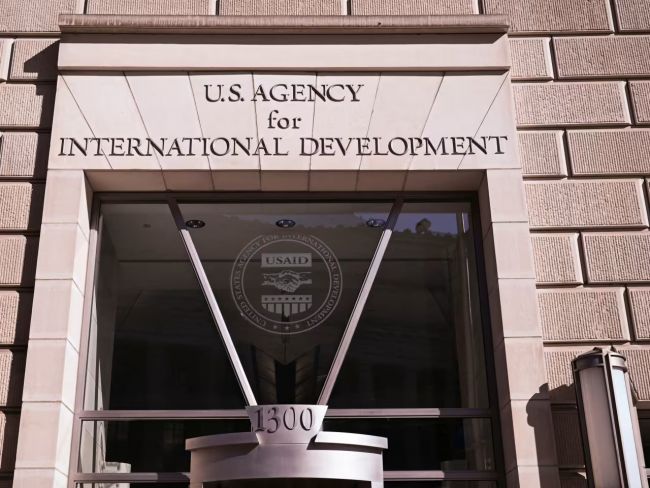 Administração Trump descongela US$ 5,3 bilhões em ajuda, mas principalmente para segurança, não para programas humanitários