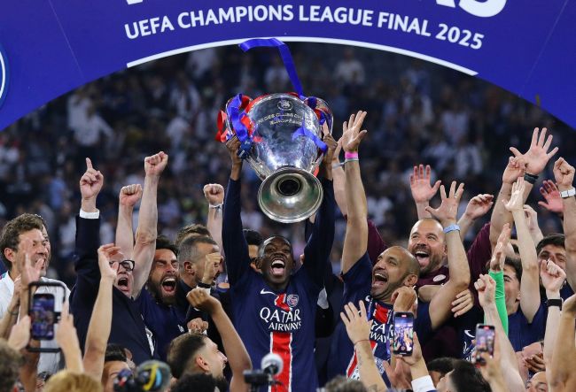 Luis Enrique explica por que acha que Dembélé merece a Bola de Ouro, e não apenas por seus gols