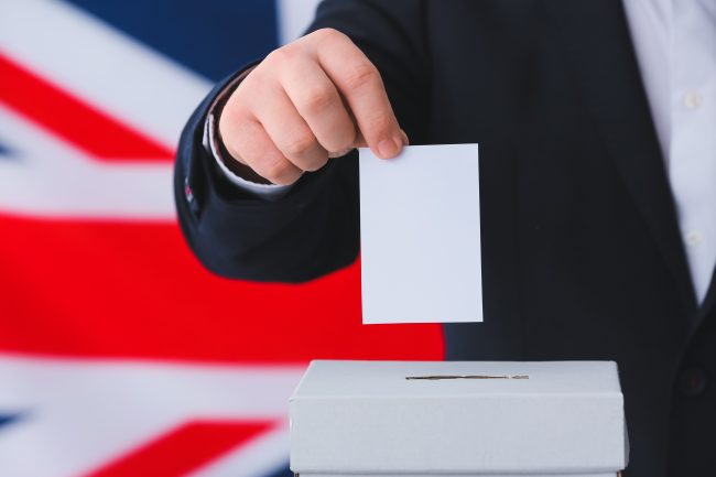 A idade de voto no Reino Unido está sendo reduzida para 16 anos