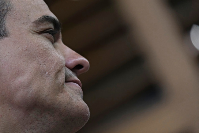 Sánchez desafia Trump após ameaça: "NÃO À GUERRA" ou "roleta russa com o destino de milhões"