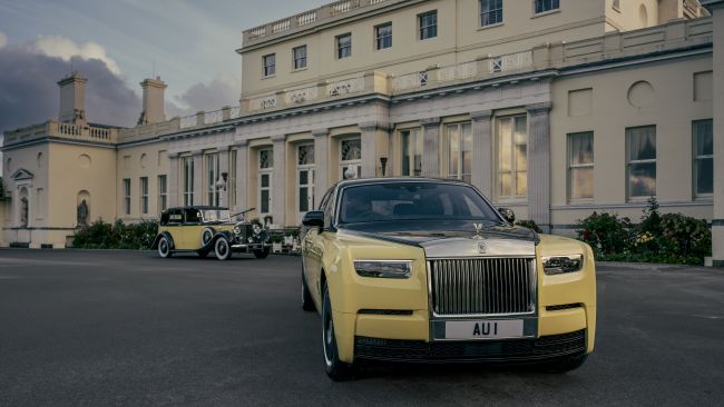 Rolls-Royce marca 60 anos de Goldfinger com edição especial Phantom Extended