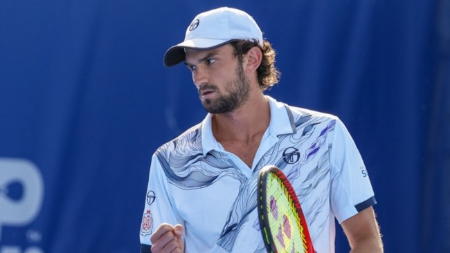 Valentin Vacherot amplia seu domínio sobre Rinderknech e chegou à terceira rodada em Paris