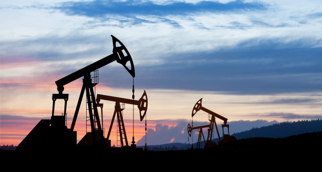 O Reino Unido está flexibilizando as sanções ao petróleo russo em meio à crise contínua de combustíveis