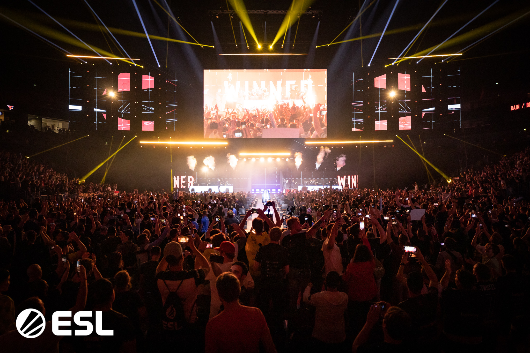Catedral de Counter-Strike faz minuto de silêncio em homenagem ao CS:GO