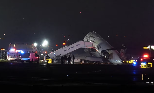 Piloto e copiloto mortos em colisão com jato da Air Canada em LaGuardia