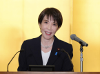 O primeiro-ministro japon&ecirc;s pede que as pessoas busquem um terreno mais elevado ap&oacute;s terremoto na costa do pa&iacute;s