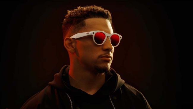 Meta e Oakley se unem para "óculos de IA de desempenho"