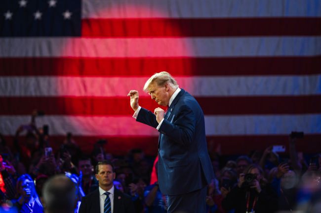 Trump ordena que submarinos nucleares se aproximem da Rússia