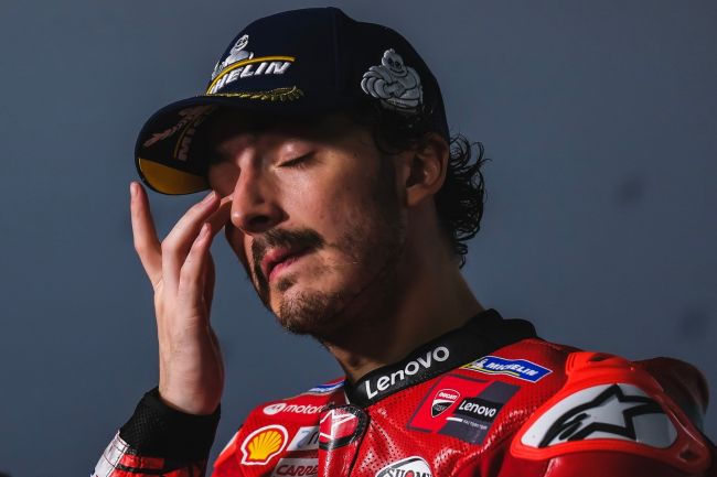 Francesco Bagnaia cai do top 3 do MotoGP: "Prometi a mim mesmo que não terminaria a corrida na parte de trás do pelotão"