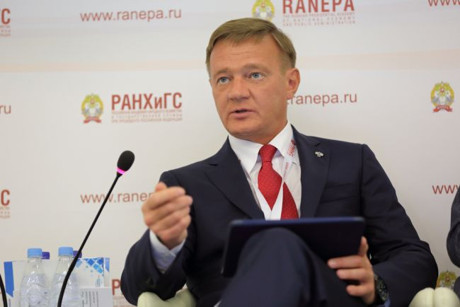 Ministro russo é encontrado morto por suicídio horas depois de ser demitido por Putin