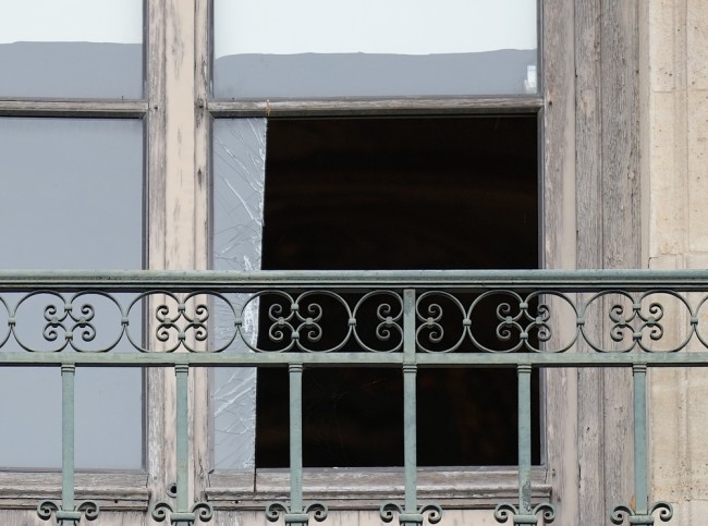 Mais quatro detidos em roubo de joias no Louvre, mas tesouros roubados continuam desaparecidos