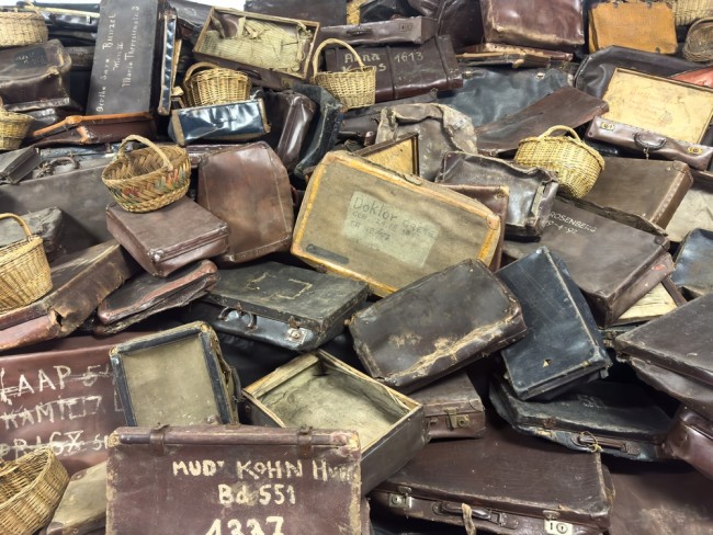 A IA ajuda a recuperar as identidades de cinco milhões de vítimas do Holocausto cujos nomes foram perdidos na história