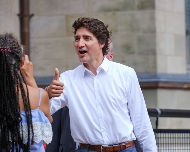 Canadá reage com tarifas de 25% sobre as importações dos Estados Unidos