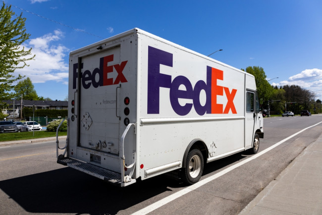 FedEx processa governo dos EUA buscando "reembolso total" sobre tarifas de Trump