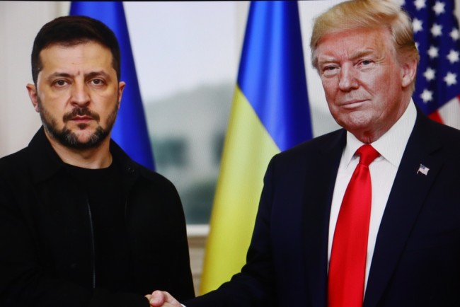 Zelensky: Trump quer que a Ucrânia se retire do Donbas e forme uma "zona econômica livre"