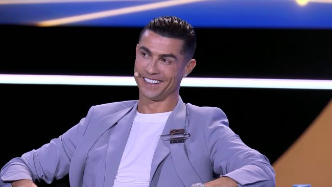 Cristiano Ronaldo diz que foi "injusto" que Vinícius tenha perdido a Bola de Ouro