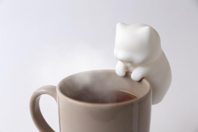 Este mini robô foi projetado para resfriar seu café para você